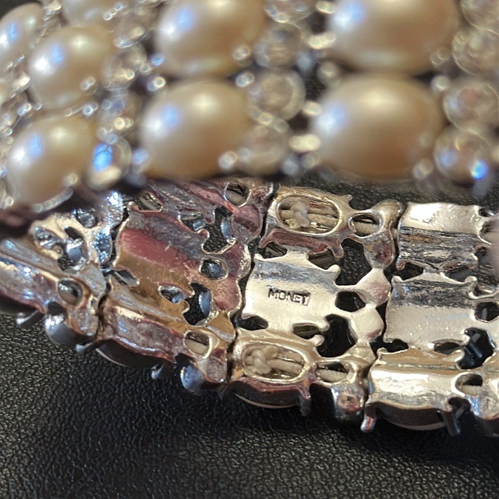 Monet Faux Pearl & Rhinestone Stretch Vintage Bracelet - Picture 5 of 16